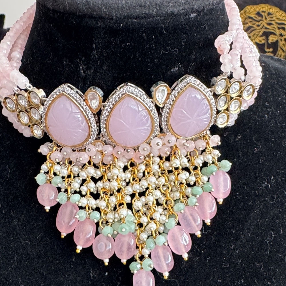 Elegant Pink and Gold Jewelry Set - Picture 2 of 3